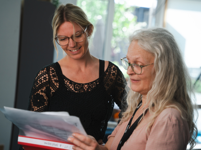 Kollegaer, der sparrer om en pædagogisk opgave